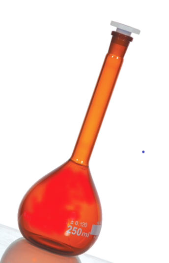 VOLUMETRIC FLASK, AMBER, PLASTIC STOPPER  